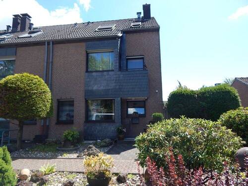 Hausansicht - 6 Zimmer Reihenmittelhaus zum Kaufen in Düsseldorf