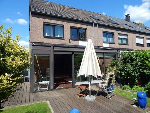 Rückansicht - 6 Zimmer Reihenmittelhaus in Düsseldorf
