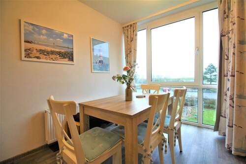 Wohnraum mit Seeblick - 2 Zimmer Etagenwohnung zum Kaufen in Cuxhaven
