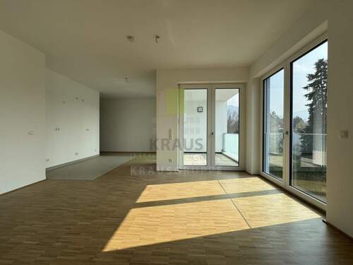 Wohnzimmer - Barrierefreie 2-Zimmer-Wohnung - 1.470,00 EUR Kaltmiete, ca.  65,30 m² Wohnfläche