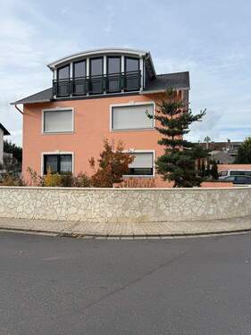 Straßenansicht - 1 Zimmer Mehrfamilienhaus, Wohnhaus in Kruft