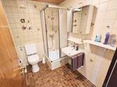 Badezimmer mit Dusche - 