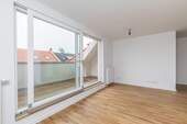 Wohnbereich mit Terrasse - 2 Zimmer Etagenwohnung zum Kaufen in Leipzig