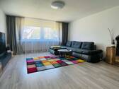 helles Wohnzimmer - Helle 3-Zimmer Eigentumswohnung mit Balkon, Garage und Kellerabteil
