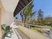 Balkon - Elegante, modernisierte 5-Zimmer Etagenwohnung mit Südbalkon und malerischem Stadtblick in Stuttgart