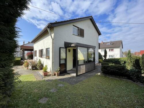 Hauseingang - Einfamilienhaus mit 134,00 m&sup2; in Offenburg zum Kaufen
