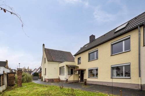 Blick zum Haus a. - 