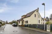 Straßenansicht Haus a. - Mehrfamilienhaus, Wohnhaus mit 230,00 m&sup2; in Monheim am Rhein / Baumberg zum Kaufen