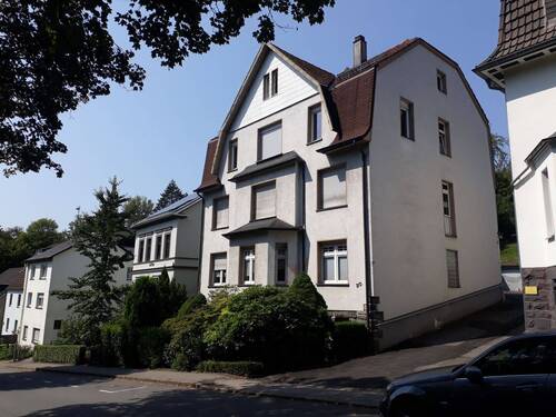 Straßenansicht - klassische Vierzimmer - Altbauwohnung mit Terrasse in der Lüdenscheider Innenstadt