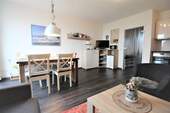 Wohnraum - 150 m zum Strand und Seeblick inklusive - diese 2-Zimmer-Wohnung könnte bald Ihre sein!