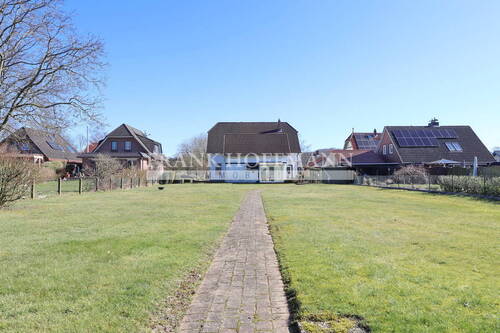 Rückansicht und Garten - 