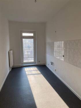 sep. Küche mit Balkonzugang - 