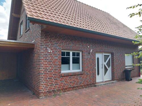 Hausansicht - Großes familiengerechtes Einfamilienhaus