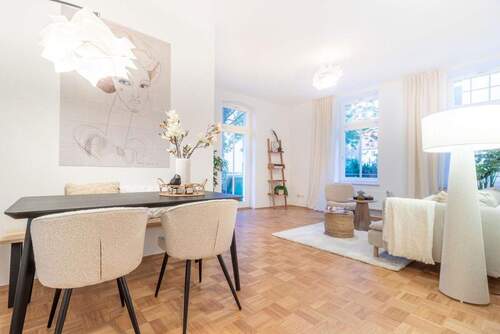 Bild 1 - Altbauperle in der Innenstadt - 5 Zimmer-Wohnung, Balkon & Garten, 115 m²