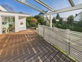 Terrasse mit Gartenblick - Einfamilienhaus mit 232,00 m&sup2; in Wiesbaden zum Kaufen