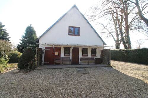 Das Einfamilienhaus - Nebeneingang zum Hofplatz - Grundstück in Harmsdorf