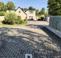 Mehrgenerationenhaus mit viel Charme, großem Grundstück, Pool und top Zustand in fast Alleinlage Leipzig