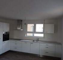 3 ½-Zimmer-Erdgeschoss-Wohnung mit Einbauküche, Balkon und PKW-Stellplatz - Forchheim