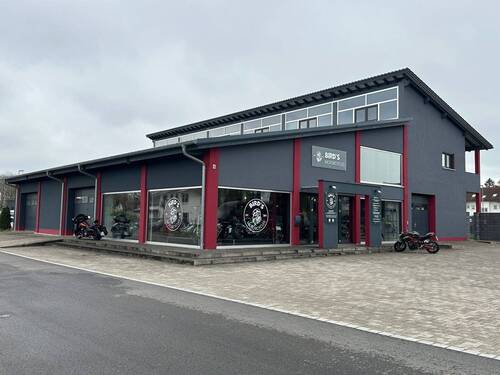 Ansicht - Gewerbeimmobilie mit besonderer großer Wohnung