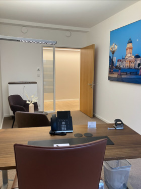 Chefbüro mit Besprechungsecke 2 Gäste - 