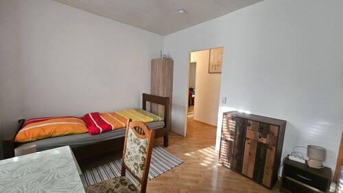 Wohnzimmer.jpg - Solide Wohnung mit Garage und KFZ-Stellpaltz