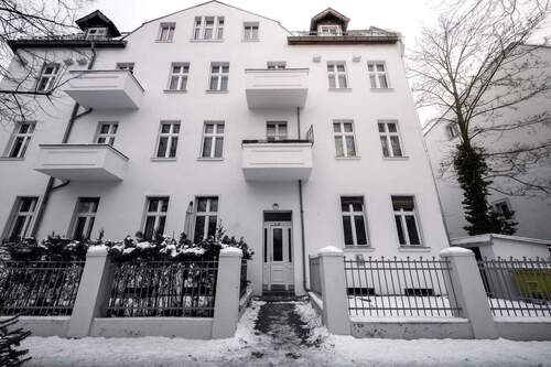 Bild 1 - Bezugsfreie stilvolle Altbauwohnung mit Balkon in Pankow- Niederschönhausen