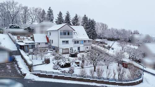 Straßenansicht - Familienfreundliches Zuhause mit viel Platz, Garten und Gestaltungsspielraum