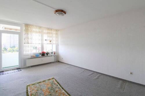 Wohnzimmer - 2 Zimmer Etagenwohnung zum Kaufen in Laatzen