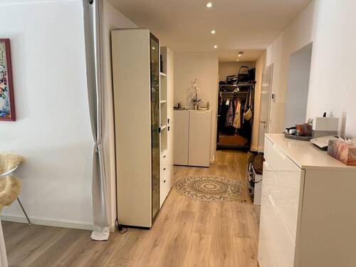 Flur - 4 Zimmer Etagenwohnung zum Kaufen in Haar