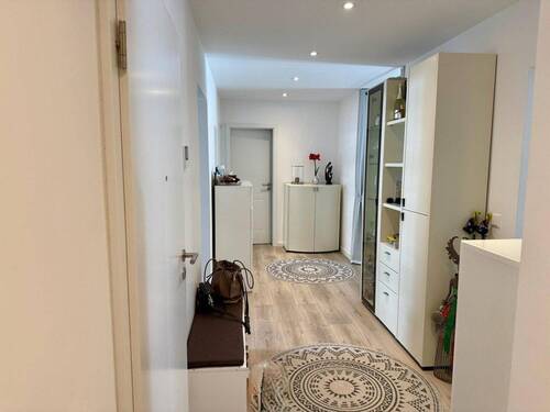 Flur - 4 Zimmer Etagenwohnung in Haar