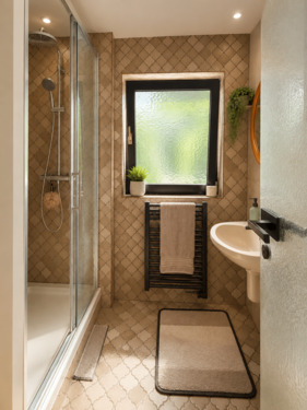 Badezimmer Obergeschoss.png - 