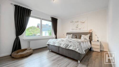 Schlafzimmer im Erdgeschoss - Einfamilienhaus mit 182,00 m² in Oersdorf zum Kaufen