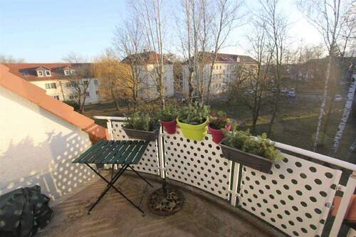 Balkon/Blick - Etagenwohnung mit 59,70 m&sup2; in Böhlen zum Kaufen