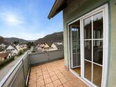 Balkon mit Aussicht - Helle 4.- Zimmerwohnung mit Balkon und Einbauküche