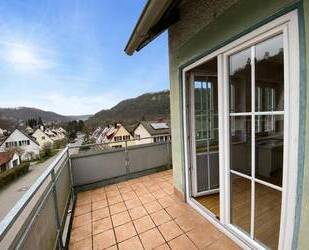 Helle 4.- Zimmerwohnung mit Balkon und Einbauküche - Oberndorf