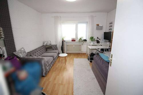 Zimmer 1 links - 3 Zimmer Etagenwohnung in Ettlingen