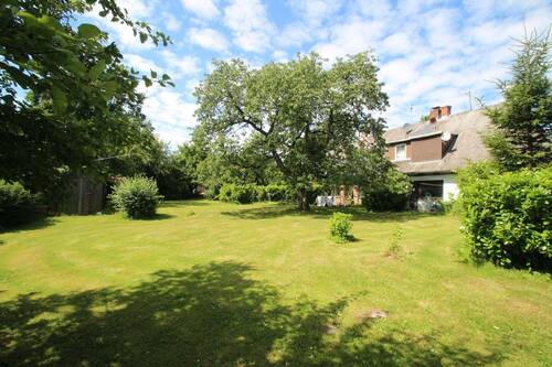 Das Baugrundstück in Richtung Westen - 