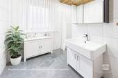 Badezimmer 1/2 (KI) - 