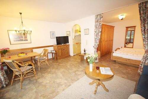 Kombinierter Wohn- und Schlafbereich mit harmonischem Ambiente - 