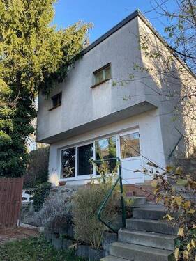 Partyraum und Garagen (oben) - 