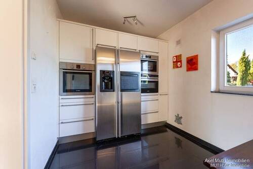 Küche mit Kühlschrank - 