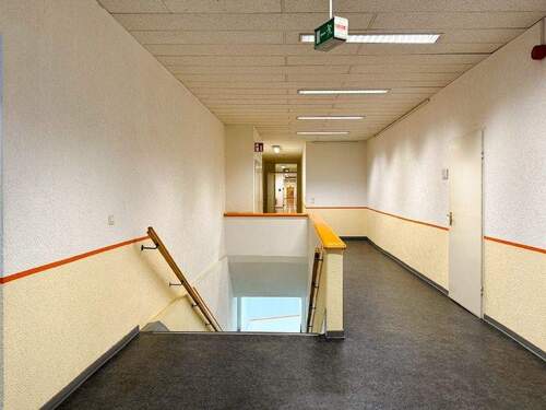Flur Bürotrakt (3) - 