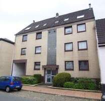 Ruhig gelegene Dachgeschoßwohnung, Südbalkon, EBK, Nähe Innenstadt - Neumünster