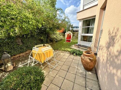 Zugang mit Garten - 3 Zimmer Etagenwohnung in Pleinfeld