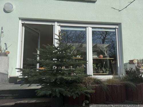  mit anschließender Terrasse - 