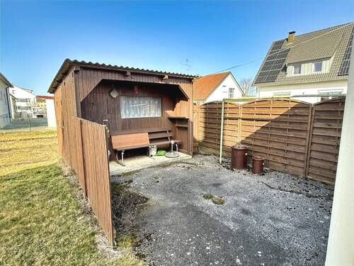 Gartenhaus mit Terrasse+Markise - 