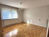Schlafzimmer mit Parkett im EG - Einfamilienhaus mit 128,00 m&sup2; in Stetten zum Kaufen