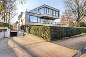 Puristische Villa - 4 Zimmer Etagenwohnung zum Kaufen in Hamburg