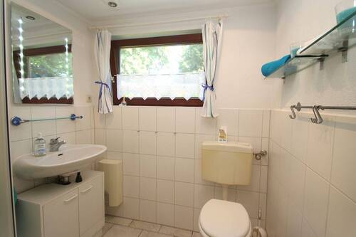 Das Duschbad im Nebengebäude - 