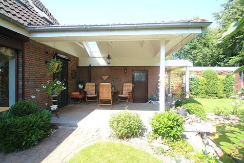 Zwei der drei überdachte Terrassen - 